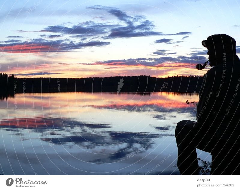 schwedische Farbpalette See Wolken Sonnenuntergang Nacht ruhig Horizont Einsamkeit Reflexion & Spiegelung Denken Mann Sommersonnenwende Mensch ramsebo Himmel