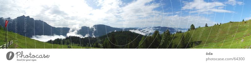 fern-sehen Panorama (Aussicht) Baum Wald Alm Gipfelkreuz grün Wiese Wolken Berge u. Gebirge Hütte elmau Freiheit Himmel Ferne groß Panorama (Bildformat)