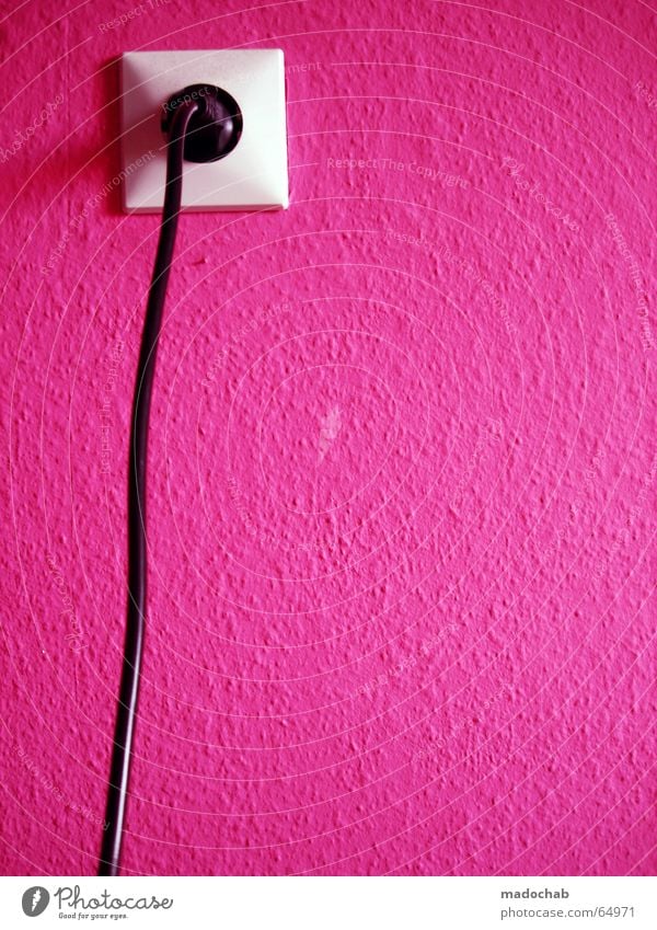 PLUG INTO MAGENTA LOVE | pink rosa clean grafik steckdose Lifestyle Stil Tapete Energiewirtschaft Kabel Technik & Technologie Mauer Wand violett stechend