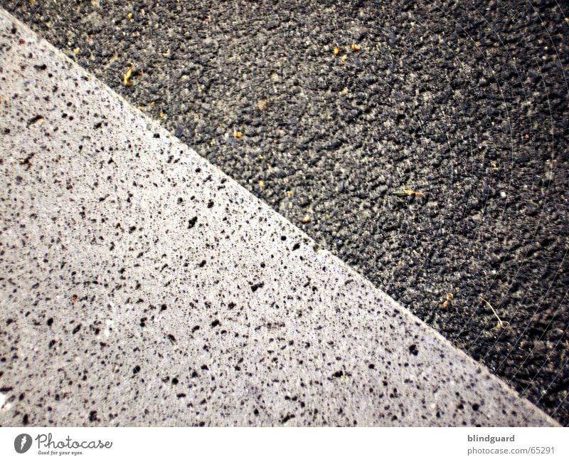 Beton, nichts als Beton grau dunkelgrau gehen fahren fein Licht einfach sehr wenige wackelig minimalistisch Treppe hellgrau Straße Wege & Pfade grau in grau