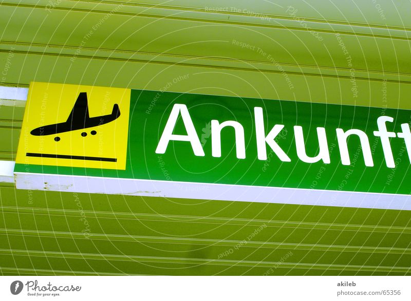 Ankunft Flugzeug gelb grün Ikon Symbole & Metaphern Flughafen fliegen Lagerhalle Schilder & Markierungen Decke Flugzeuglandung