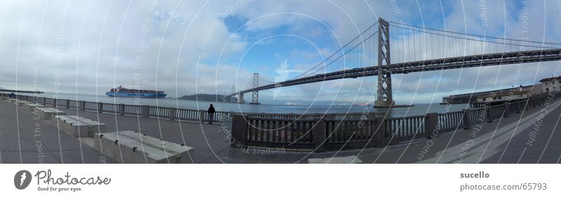 View on Bay Bridge from Embacadero Kalifornien San Francisco Frachter Panorama (Aussicht) Weitwinkel Brücke treasure island Insel Containerschiff Hafen groß