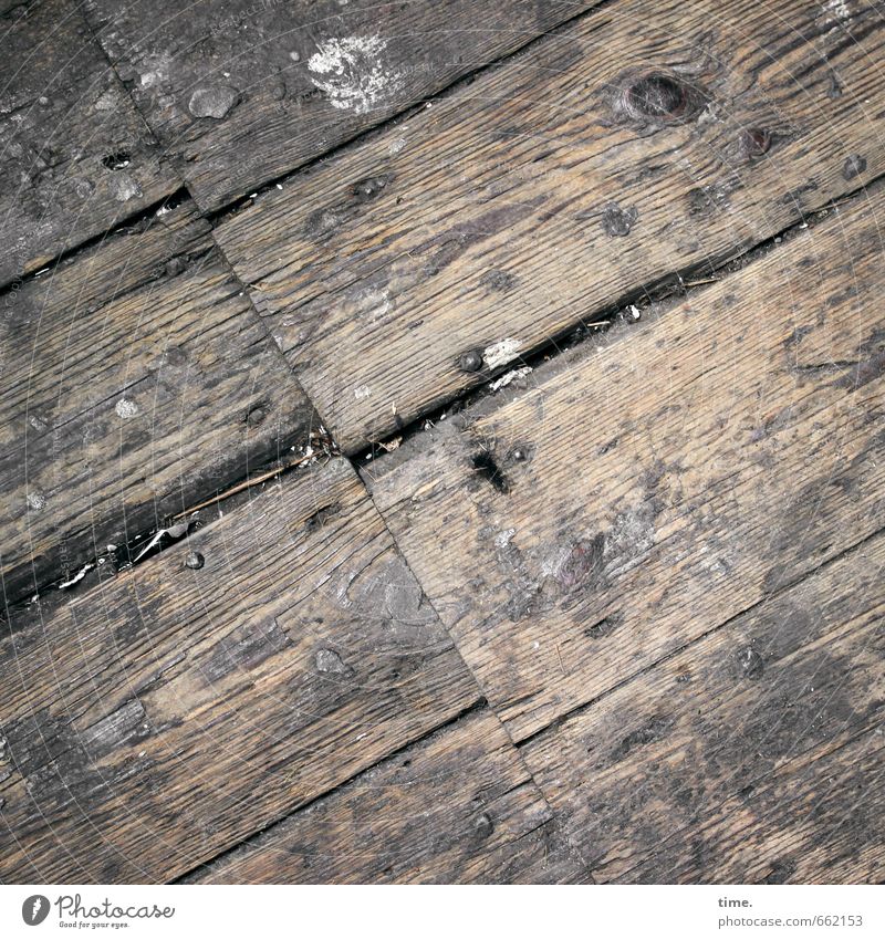 STUDIO TOUR | besenrein Häusliches Leben Renovieren Dachboden Holzfußboden Dielenboden Furche Linie alt authentisch dreckig historisch kaputt rebellisch trashig