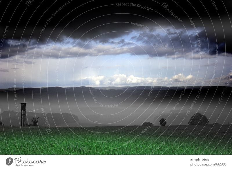 Jagd auf den April Jäger Hochsitz Wolken Wiese Einsamkeit Franken ländlich Nebel Himmel Wetter haßberge itzgrund Natur Amerika