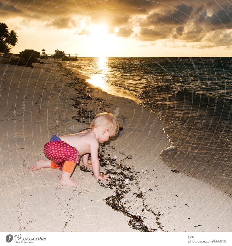 Welt entdecken Leben Zufriedenheit Ferien & Urlaub & Reisen Tourismus Ausflug Ferne Sommer Sommerurlaub Sonne Strand Meer Insel Mensch Kind Baby Kleinkind