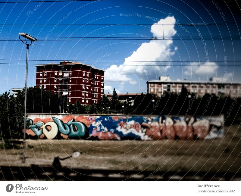 Urban Design Stadt Himmel building street Graffiti railway clouds sky