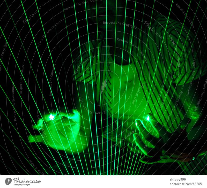 Laser-Harfe grün Licht Musik träumen Industriefotografie Lampe light heaven beams dreams Beleuchtung lasers laserlight lamp