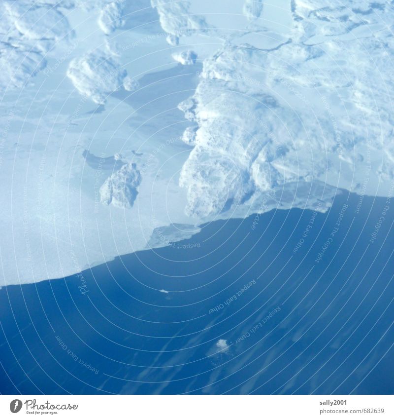 100 | Ausblick... Umwelt Landschaft Wasser Winter Klima Eis Frost Schnee Küste Meer Atlantik Luftverkehr Flugzeugausblick Ferne kalt blau weiß Fernweh Abenteuer
