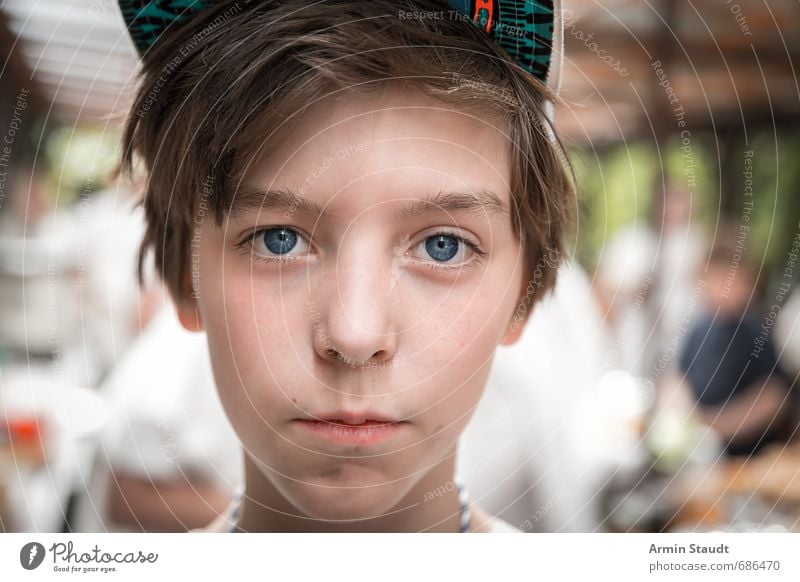 Porträt mit Basecap Lifestyle Mensch maskulin Jugendliche Kopf 1 8-13 Jahre Kind Kindheit Schirmmütze beobachten Denken Coolness dünn Freundlichkeit schön