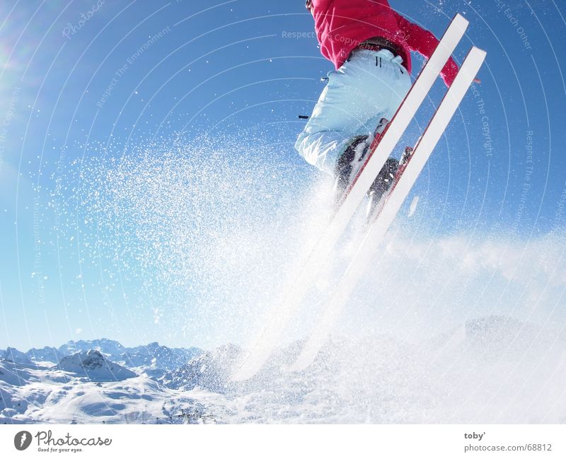 In the air springen Sport Skifahren Schnee Himmel Sonne Berge u. Gebirge Freude