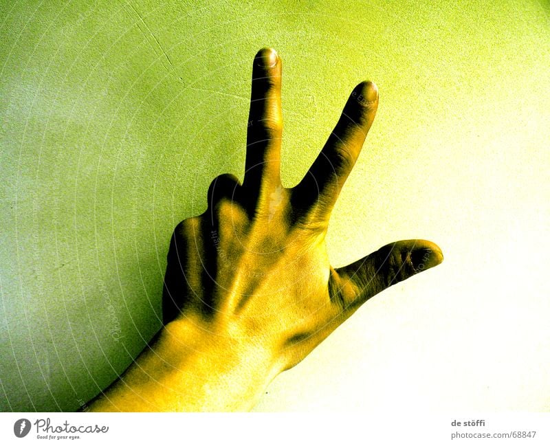 21 000 000 Finger Hand 3 5 verstrahlt grün Gelbstich Fingernagel Verlauf Radioaktivität Kontrast handknochen