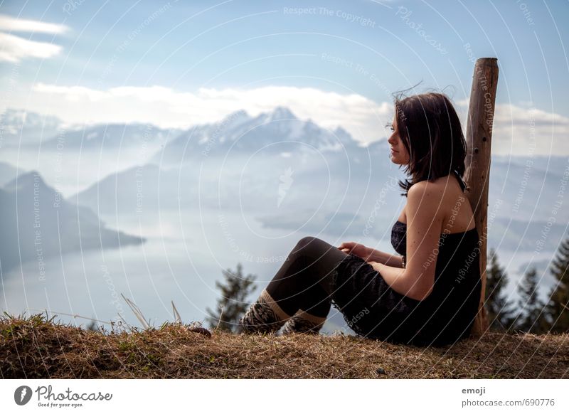 hoch hinauf feminin Junge Frau Jugendliche 1 Mensch 18-30 Jahre Erwachsene Umwelt Natur Landschaft Alpen Berge u. Gebirge wandern Tourismus Ausflug Aussicht