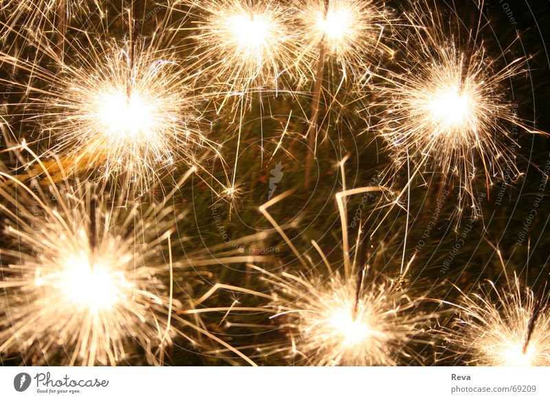 Wunderkerzen Licht glänzend brennen 7 schön Silvester u. Neujahr dunkel Brand hell Feste & Feiern leuchten