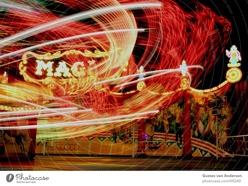 Magic Jahrmarkt mehrfarbig Nacht Langzeitbelichtung Leipzig rund Licht karusell Bewegung Schwindelgefühl Freude Musik