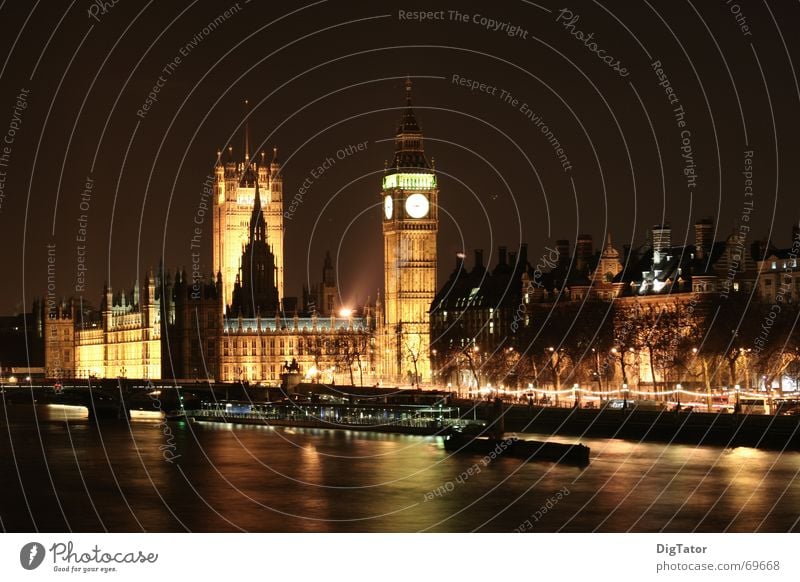 Big Ben bei Nacht Stadt London Nachtaufnahme Licht dunkel Themse Houses of Parliament Stativ Skyline touribild