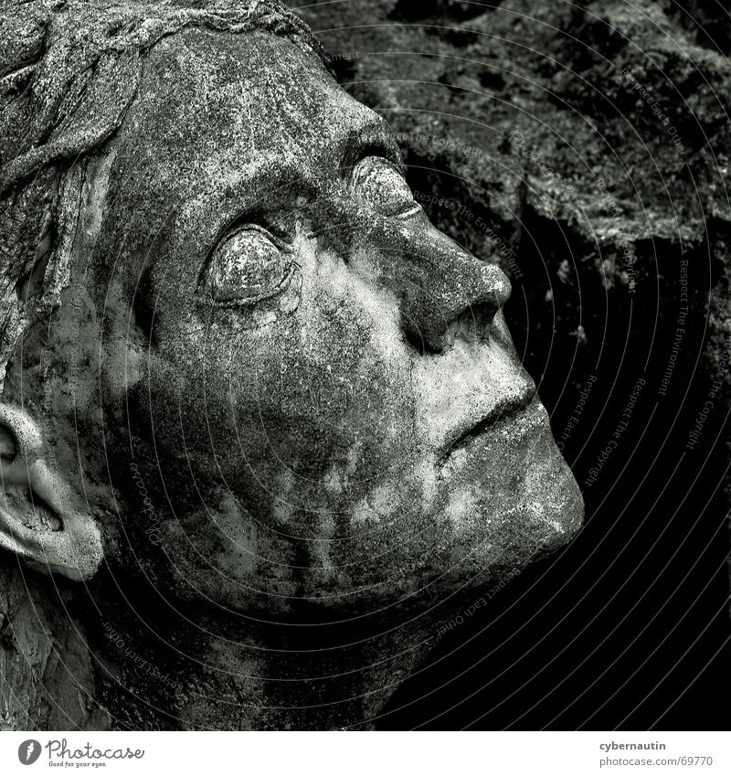 leerer Blick Frau Porträt Silhouette Kunstwerk Skulptur Erinnerung Vergänglichkeit Verfall Hoffnung Profil Stein