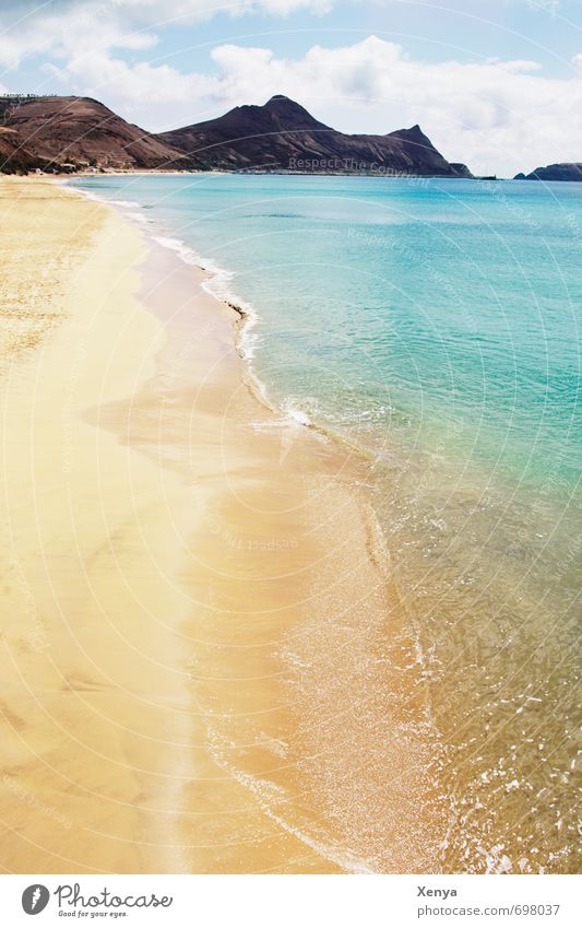 Sommersonnenstrand Ferien & Urlaub & Reisen Sommerurlaub Strand Meer Insel Wellen Natur Landschaft Sand Wasser Himmel Wolken Bucht blau gelb Fernweh Farbfoto