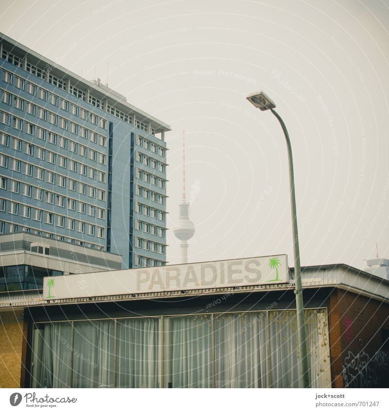 Nirwana ein Großstadtdschungel Stadtzentrum Berliner Fernsehturm Dekoration & Verzierung Schilder & Markierungen Wort retro Kreativität Paradies Schaufenster