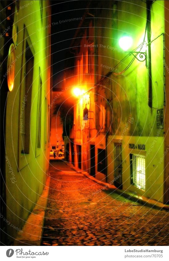 Avignon bei Nacht Gasse Stimmung Frankreich Provence Mittelalter available light Kriminalroman