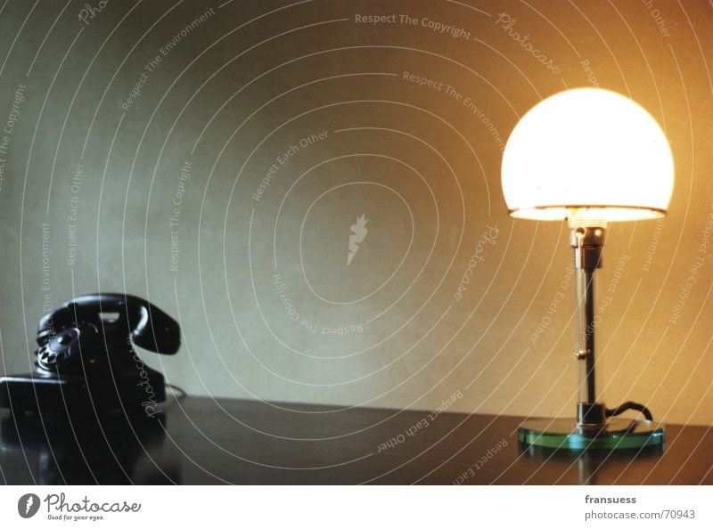 feiningers schreibtisch Stil Design ruhig Lampe Schreibtisch Büro Telefon ästhetisch Einsamkeit elegant Tischlampe gerade Wählscheibe klassisch Bauhaus