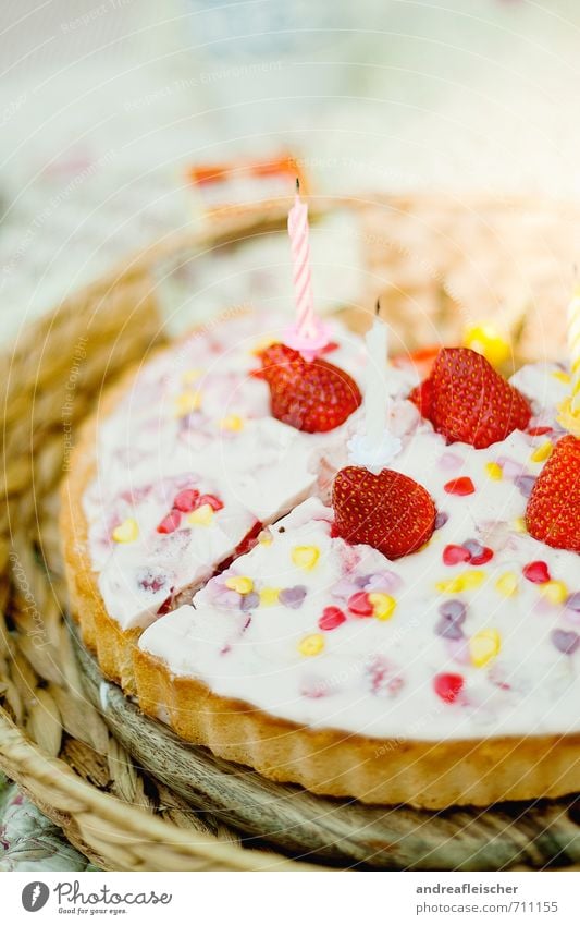 Birthdays fallen wie sie feiern. Lebensmittel Joghurt Frucht Teigwaren Backwaren Kuchen Dessert Ernährung Kaffeetrinken Festessen Freude Feste & Feiern