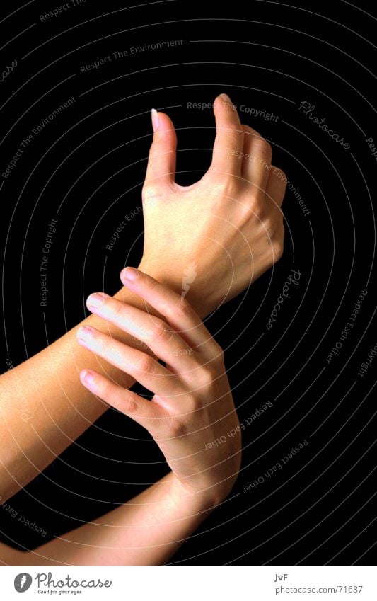 [handhabung] Hand gestikulieren ruhig Körperpflege Fingernagel Handcreme Kosmetik Arme Verkehrswege ausstrecken sanft Maniküre