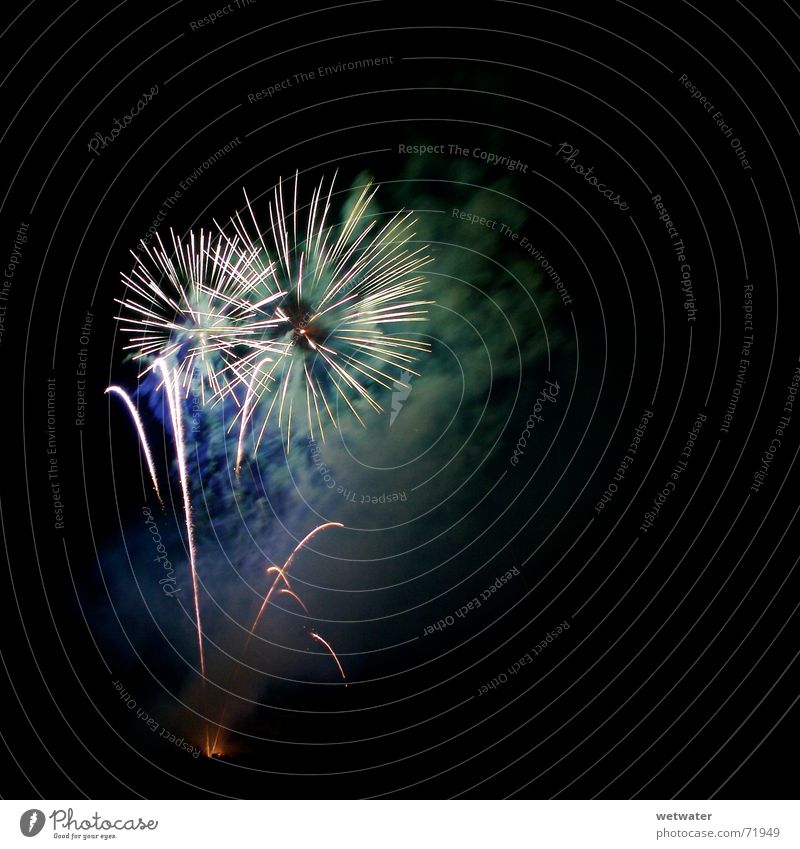 Fireworks 01 Brand Nacht schön Nachthimmel Silvester u. Neujahr night fireworks celebration Feste & Feiern festlichkeit Farbe colour beautiful new year