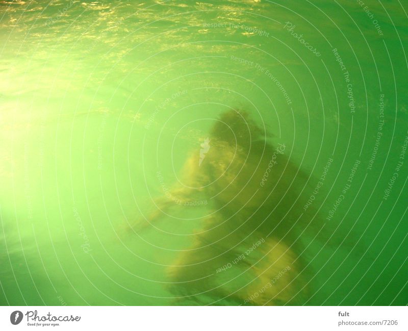 tauchen Unterwasseraufnahme Frau Wellen nass Freizeit & Hobby Wasser keine luft hockend Mensch körperertüchtigung Bewegung Schwimmen & Baden