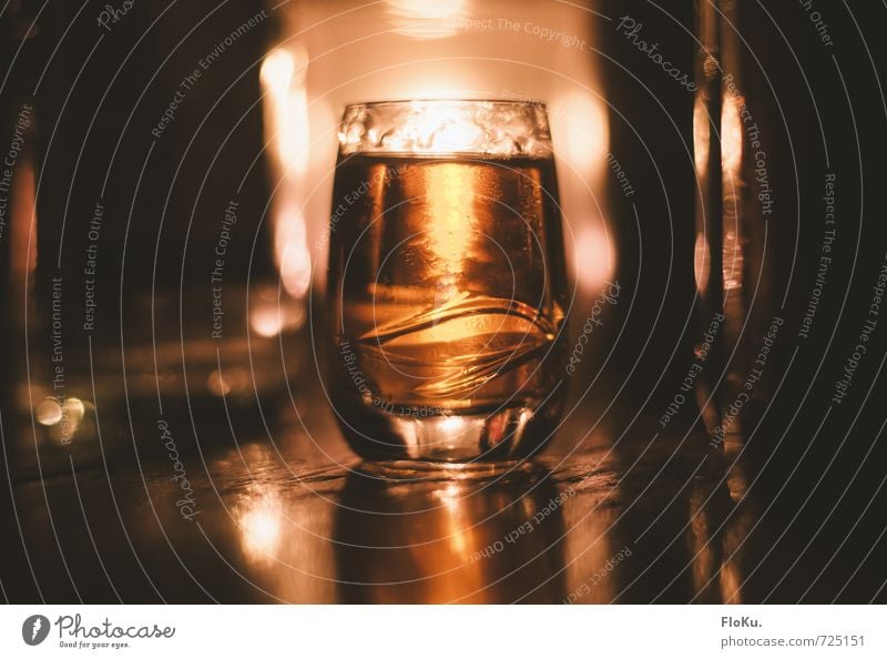 Ju- Ju- Julischka! Lebensmittel Getränk Alkohol Spirituosen julischka Glas Nachtleben trinken Feste & Feiern nass Stimmung Genusssucht Hemmungslosigkeit