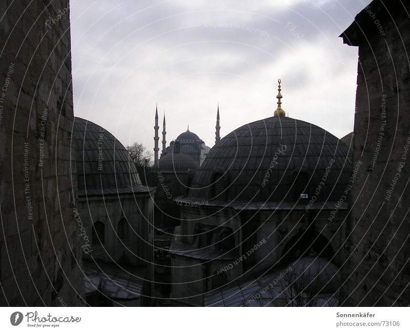 Moschee Istanbul Türkei Kuppeldach Islam Trauer kalt Religion & Glaube vor dem sturm Architektur