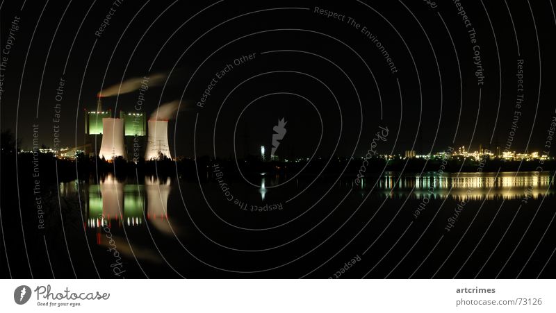 Dreamfactory Reflexion & Spiegelung Farbenspiel Nachtaufnahme Langzeitbelichtung Panorama (Aussicht) See schwarz grün weiß Rauch Macht Industrie schkopau Wasser