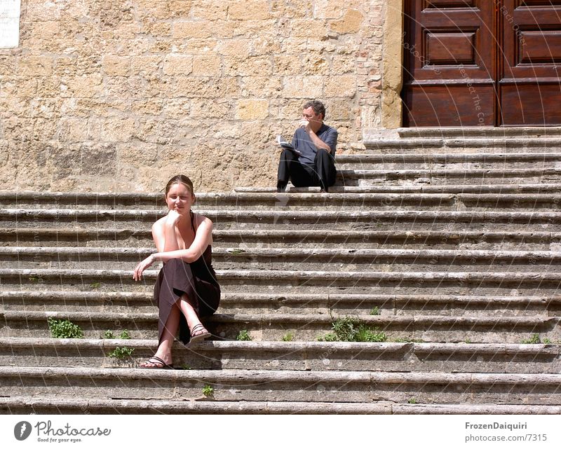 Sonnen-Genuß-Sitzen Frau Toskana Italien San Gimignano Ferien & Urlaub & Reisen Freizeit & Hobby Nachmittag Sonnenbad genießen Zufriedenheit langsam Europa