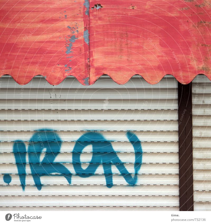 Schlussakkord Fassade Jalousie Markise Rollladen Kunststoff Graffiti alt kaputt listig trashig mehrfarbig Müdigkeit Enttäuschung Erschöpfung Senior Design