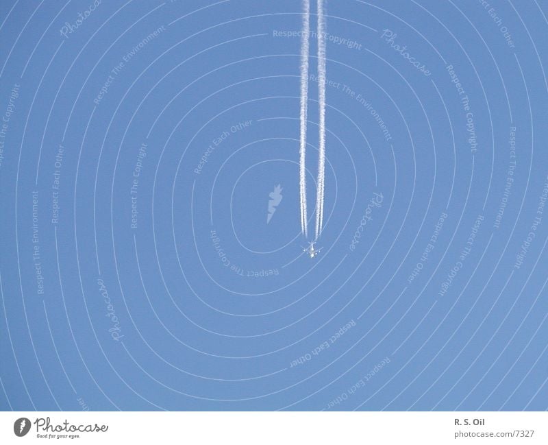 Losgelöst Flugzeug Verkehrsmittel Himmel blau Kondensstreifen