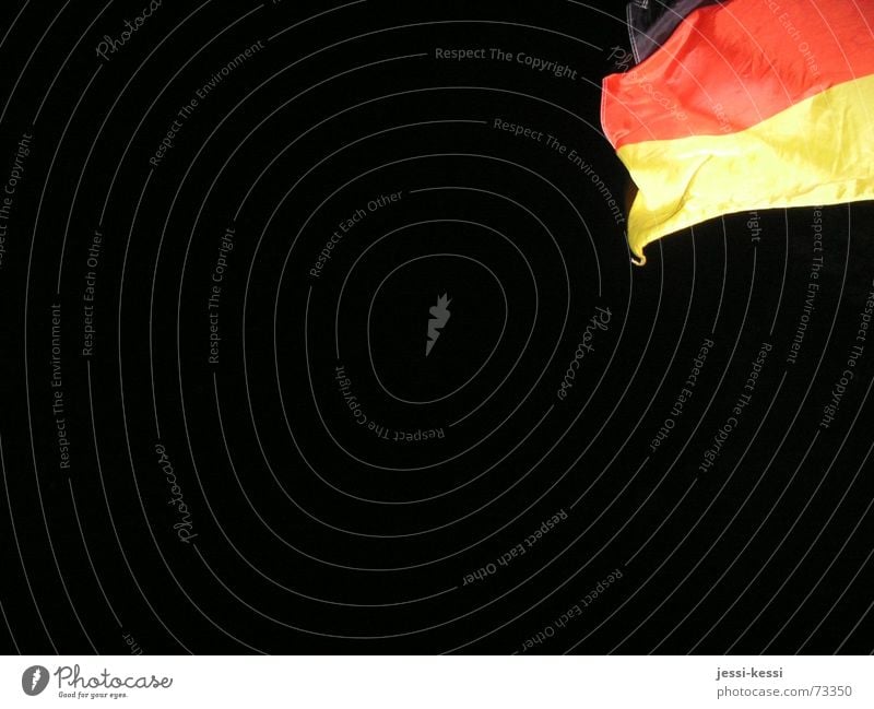 fanmeile berlin Weltmeisterschaft Fahne Nacht wm deutschland fanmeile nacht fahne schwarz-rot-gold Straße des 17. Juni Deutsche Flagge Deutschland
