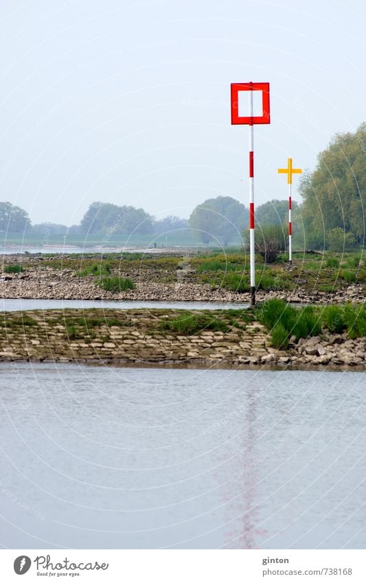 Schilder an der Elbe Umwelt Natur Landschaft Pflanze Tier Wasser Frühling Schönes Wetter Baum Sträucher Fluss Verkehr Verkehrsmittel Verkehrswege Schifffahrt