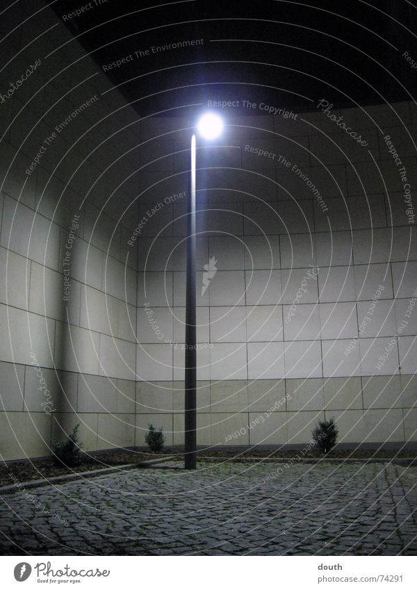 Mauerlight Lampe abstrakt Licht Bauernhof Justizvollzugsanstalt alone Einsamkeit