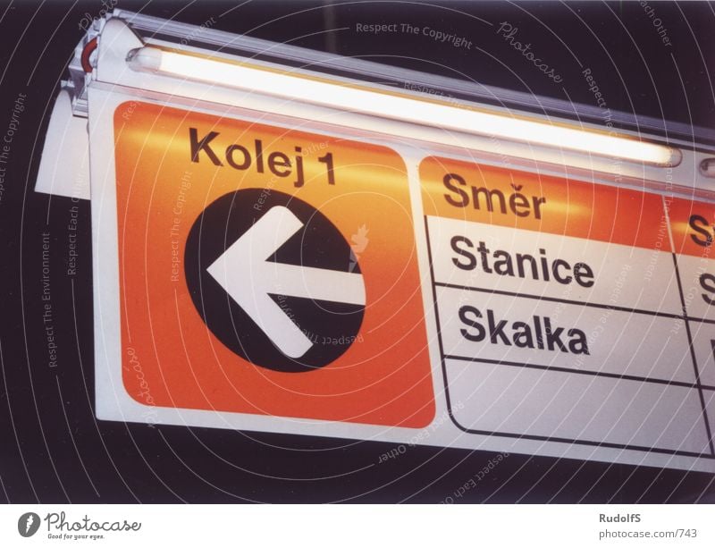 Gleis 1 U-Bahn Prag Gleise Verkehr Schilder & Markierungen Eisenbahn