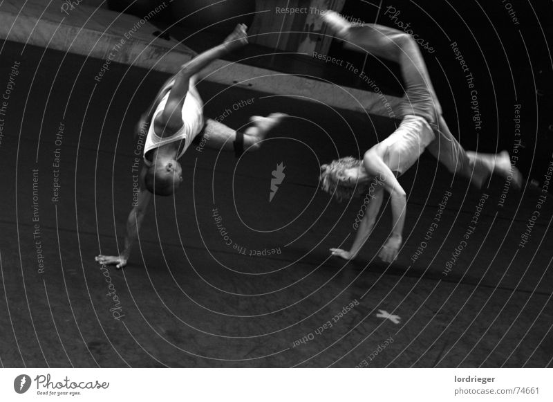 tanzperformance: egotanz Luft Performance Bühnenbild schwarz Tanzen Tanztheater Bewegung egoistisch lua virtual Mensch weis