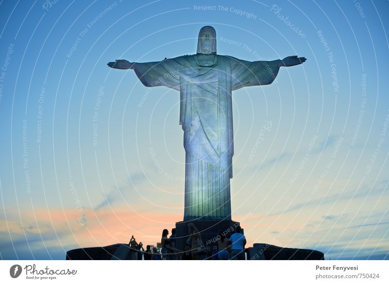 Rio de Janeiro 7 Skulptur Brasilien Amerika Südamerika Stadt Sehenswürdigkeit Wahrzeichen gigantisch hoch blau Stimmung Glaube Freiheit Religion & Glaube