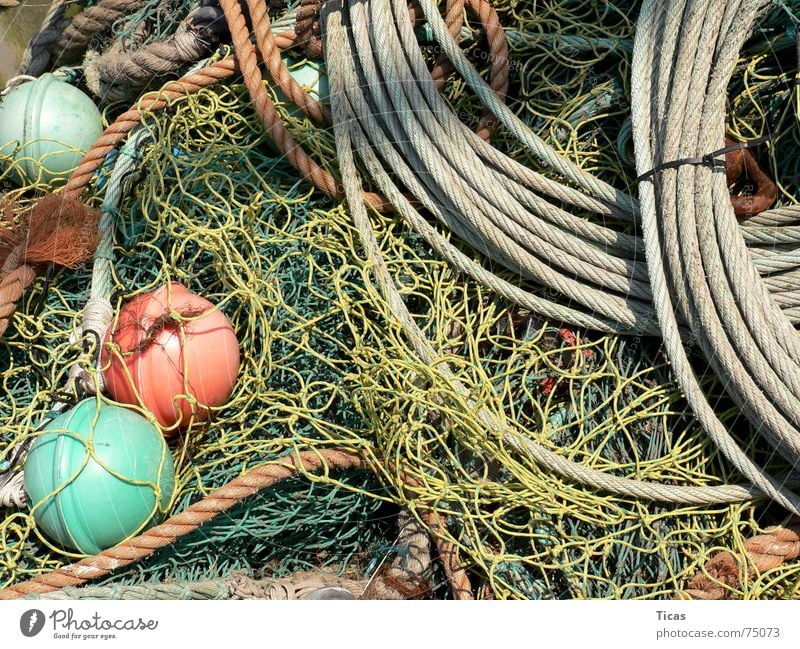 fischertechnik Portwein Fischer Ponton grün rot gelb grau Stillleben Composing Seil durcheinander Partnerschaft chaotisch Hafen Netz net Netzwerk rope cable