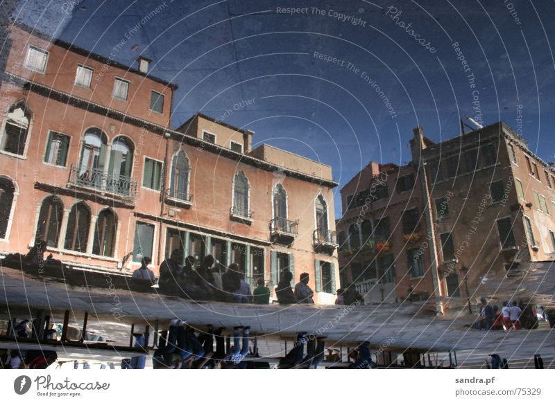 Gespiegelte Welt I Venedig teuer untergehen Ferien & Urlaub & Reisen Tourismus Balkon Europa Italien Haus Wolken Fenster Reflexion & Spiegelung satt nass Pfütze