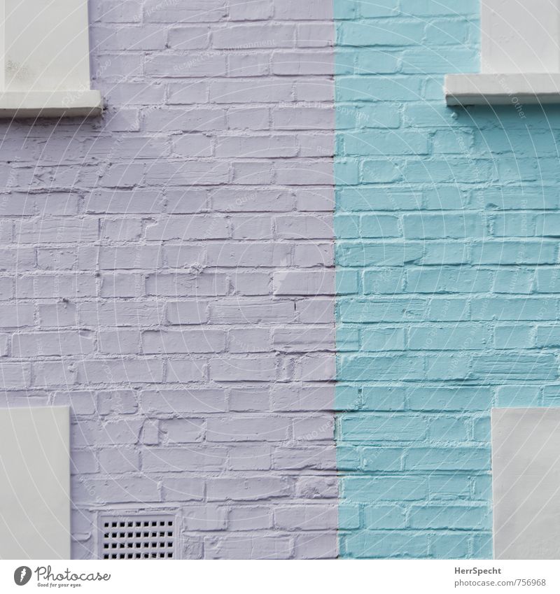 ] | [ London England Haus Einfamilienhaus Bauwerk Gebäude Architektur Mauer Wand Fassade Fenster eckig schön retro Stadt violett türkis Ordnung Spießer Bieder