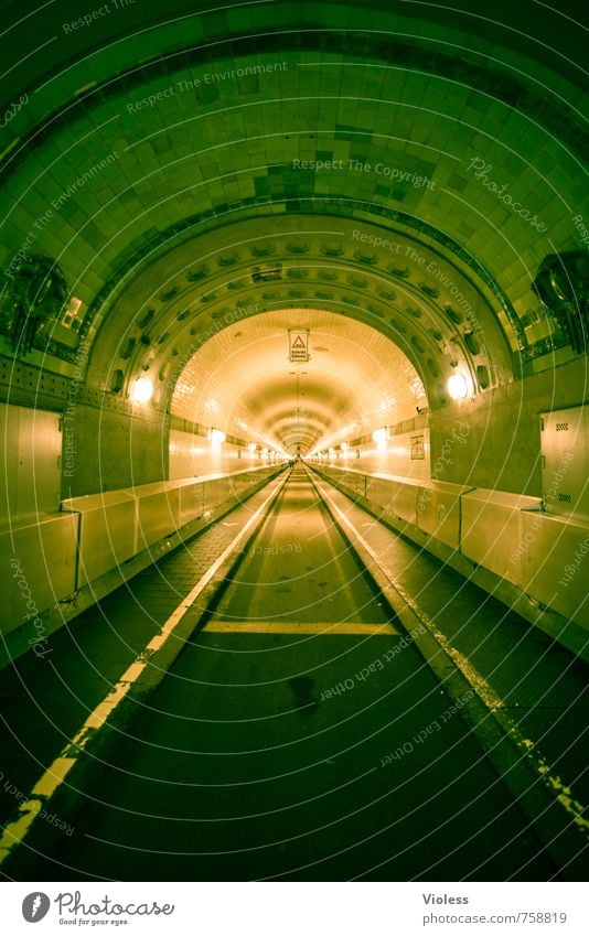 timetunnel Hafenstadt Altstadt Tunnel Bauwerk Gebäude Sehenswürdigkeit Wahrzeichen Denkmal alt Bekanntheit historisch retro Elbtunnel Beleuchtung Hamburg