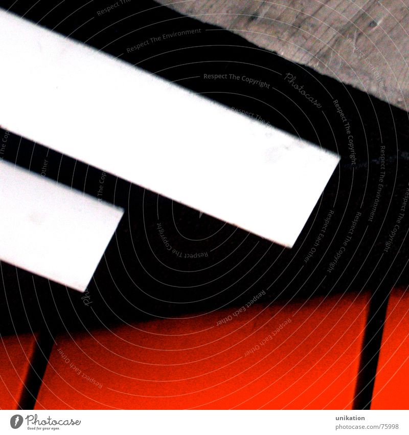 Bunt-Unbunt-Kontrast [2] rot schwarz weiß grau Beton Mauer Strukturen & Formen Wand Streifen Muster verrückt Linie Unterführung