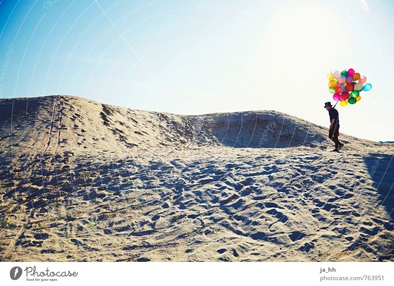 Luftballons VI Künstler Strand Sand Erholung wandern fantastisch Kitsch Gefühle Freude Glück Fröhlichkeit Romantik Fernweh Abenteuer Beginn entdecken Freiheit