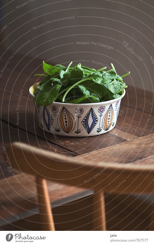 babyspinat Lebensmittel Gemüse Salat Salatbeilage Spinat Spinatblatt Ernährung Bioprodukte Vegetarische Ernährung Schalen & Schüsseln Möbel Stuhl Tisch