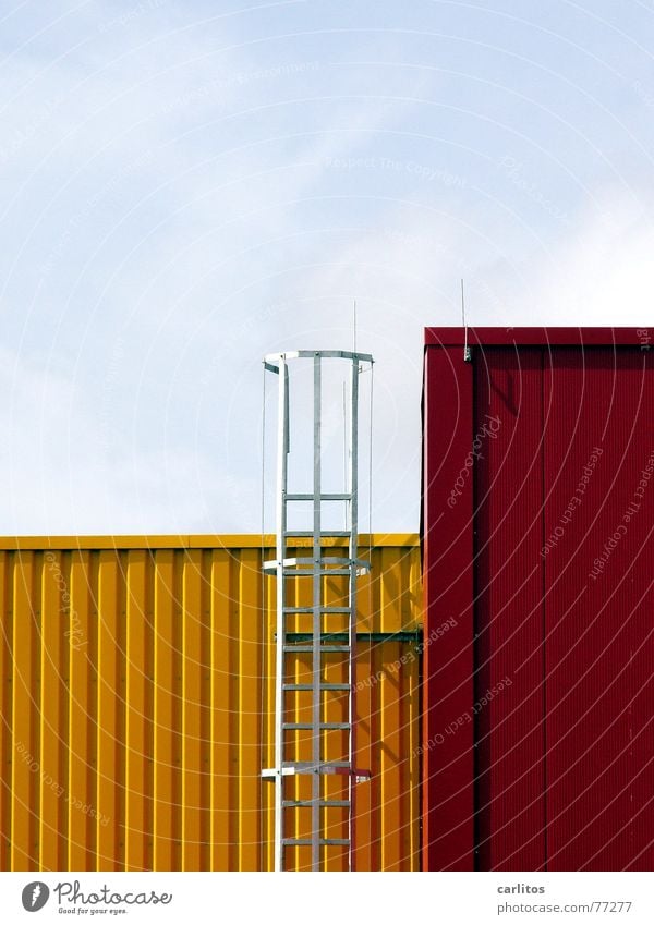 Architektur-Tetris Strukturen & Formen Güterverkehr & Logistik Versand Fassade Blech Sicherheit aufsteigen gelb rot tetris Würfel Industriefotografie Lagerhalle