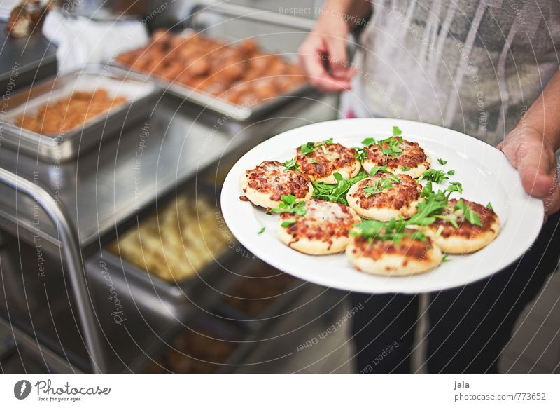 pizzahäppchen Lebensmittel Teigwaren Backwaren Pizza Mini Pizza Ernährung Picknick Vegetarische Ernährung Fingerfood Teller Arbeit & Erwerbstätigkeit Beruf