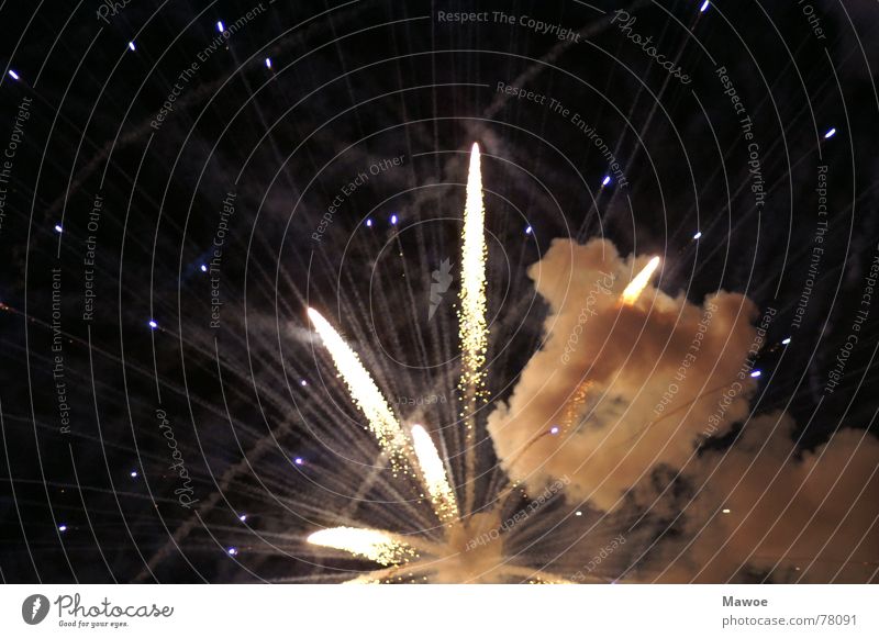 Feuerwerk Silvester u. Neujahr Explosion Himmel Freude knallen